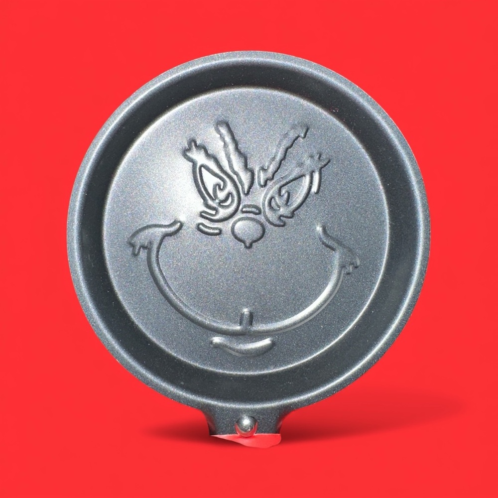 Non-Stick Grinch Face Pancake Pan NWT